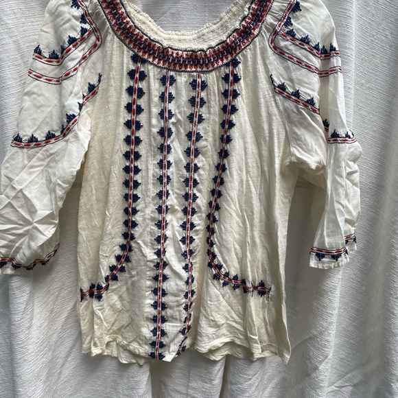 Lucky Brand tee with embroidery - Picture 1 of 5